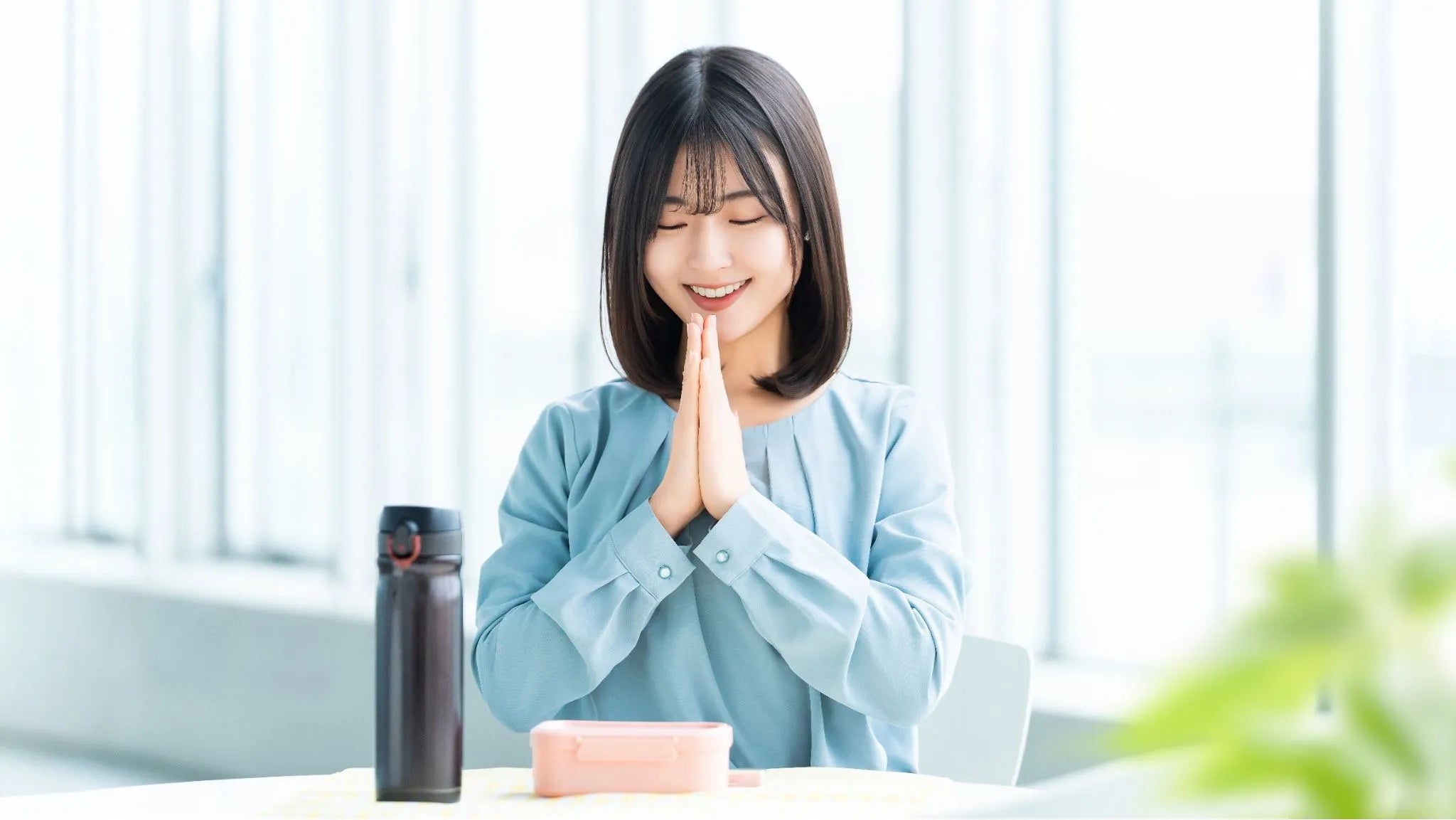 外食する人のイメージ
